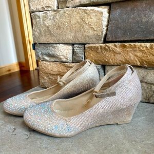 Cute sparkly prom shoes✨